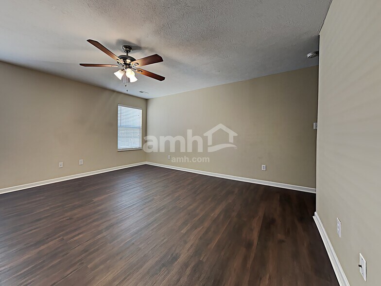 Building Photo - 4449 Oakbank Ln NW