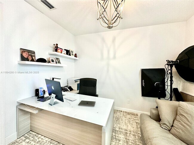Building Photo - 1101 Azul Ct