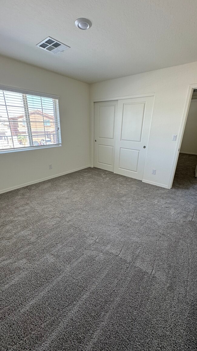 Building Photo - 1659 Luna Clf Ave