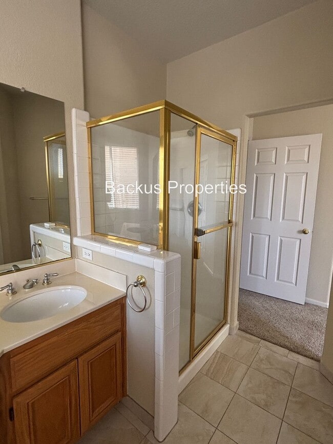 Building Photo - Great home in North Salinas with office/bo...