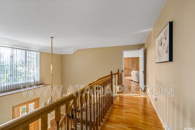 Building Photo - 1577 E Tomahawk Dr