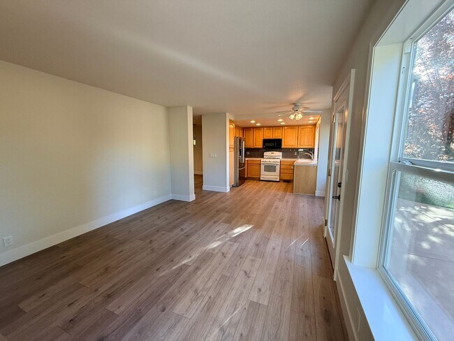 Building Photo - 3056 Alpine Creek Rd