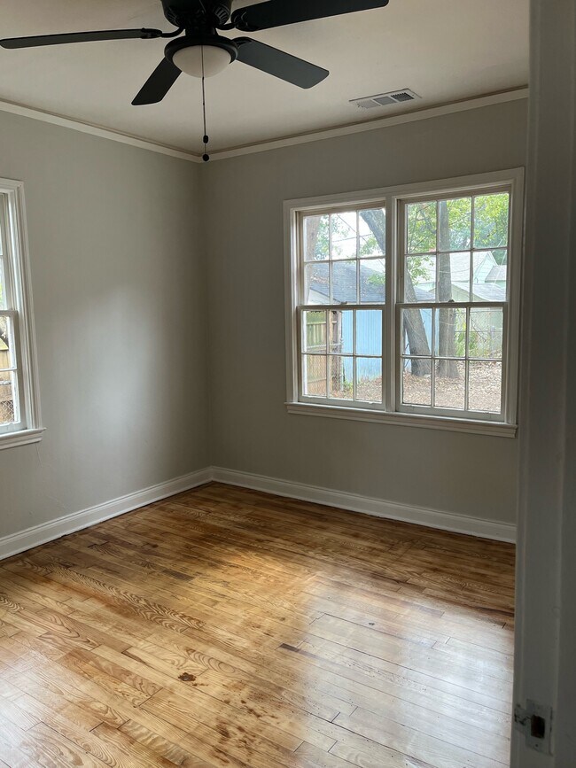 Building Photo - 2227 E 40th St