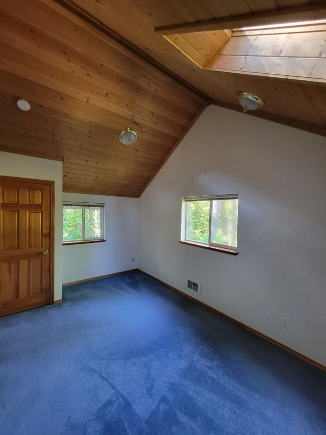 Building Photo - Fairytale Cottage in the Woods and Include...