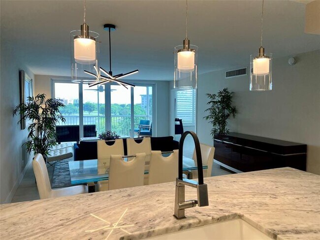 Building Photo - 3051 N Course Dr