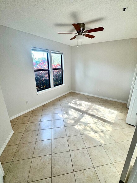 3rd bedroom/den - 4045 Crockers Lake Blvd