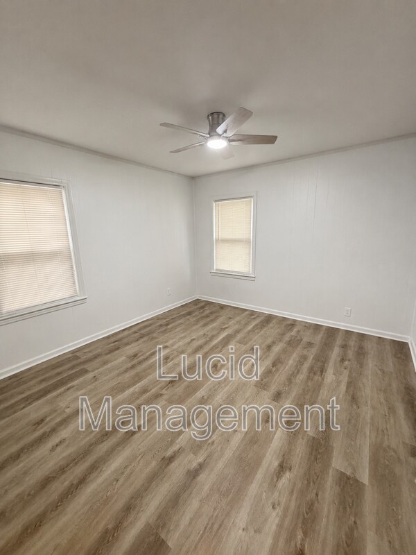 Building Photo - 1134 Lincoln Ave