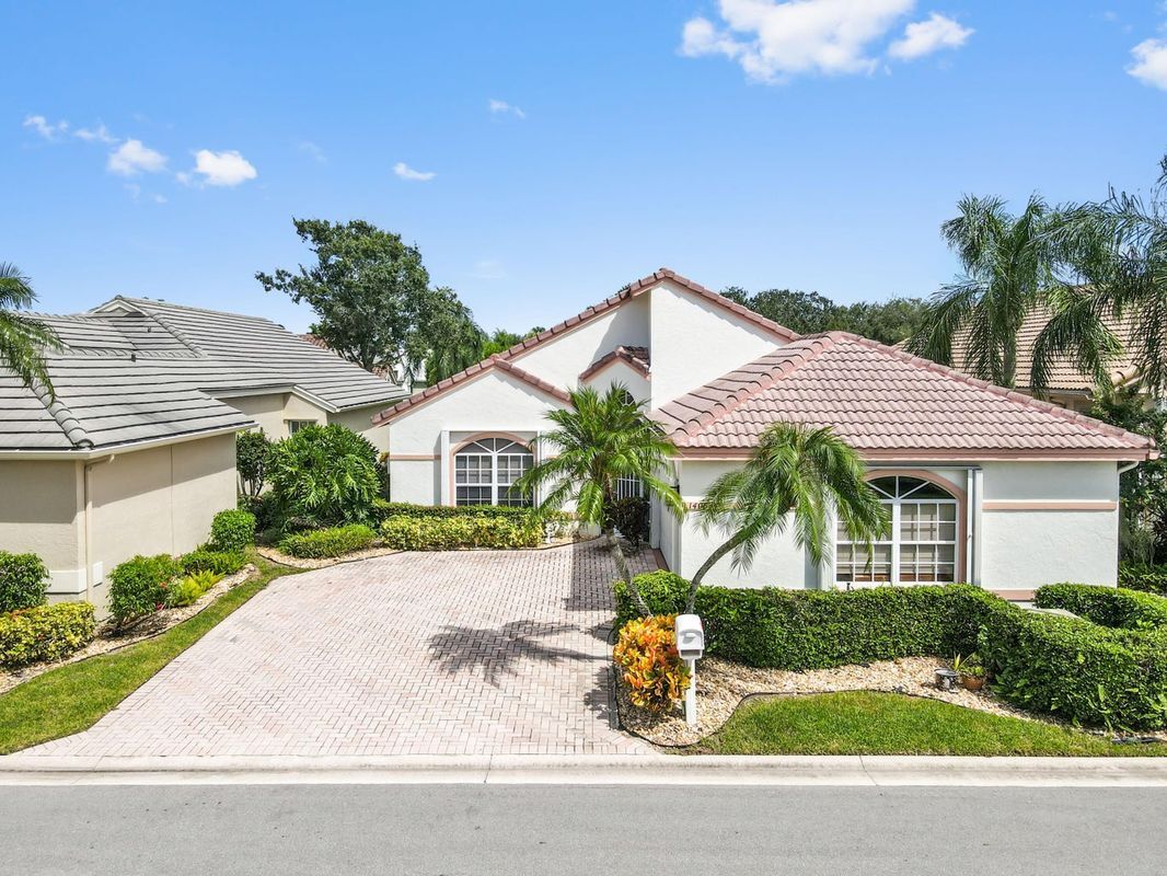 Building Photo - 14066 Glenlyon Ct