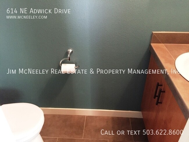 Building Photo - 614 NE Adwick Dr
