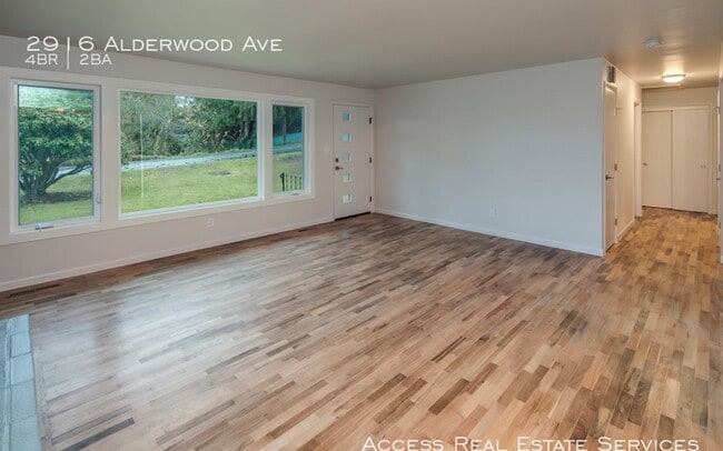 Building Photo - 2916 Alderwood Ave