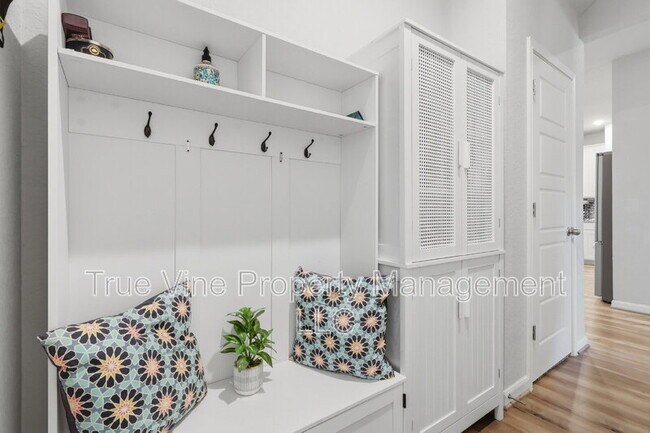 Building Photo - 12108 Icon Rdg