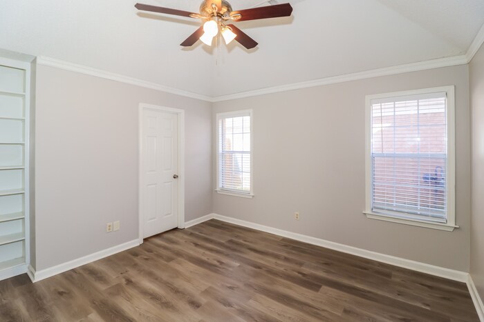 Building Photo - 2125 Oak Springs Dr