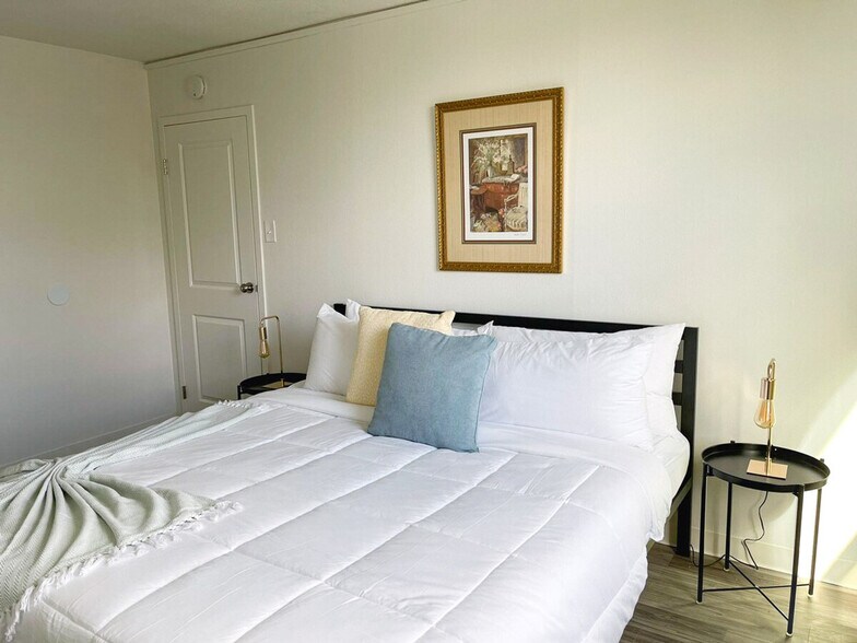 Building Photo - 2515 Burnet Ave