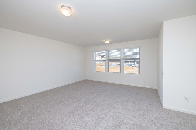 Building Photo - BEAUTIFUL 4 Bedroom Home Piedmont School D...