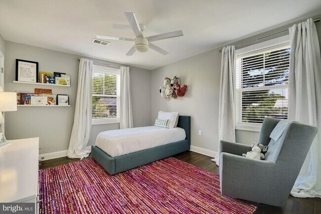 Building Photo - Newly Renovated Single Family home with Off Street Parking