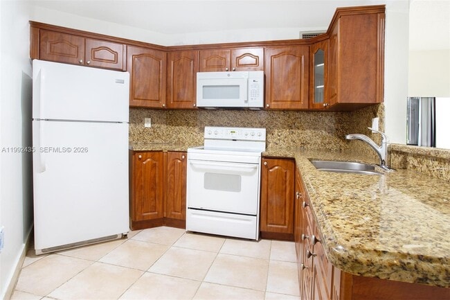 Building Photo - 9441 Fontainebleau Blvd