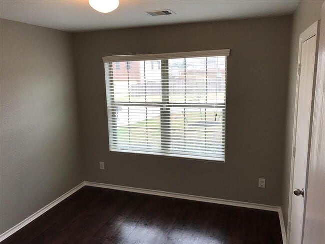 Building Photo - 805 Katydid Ct