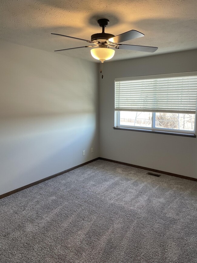 Building Photo - 1424 Cedar Cv Rd