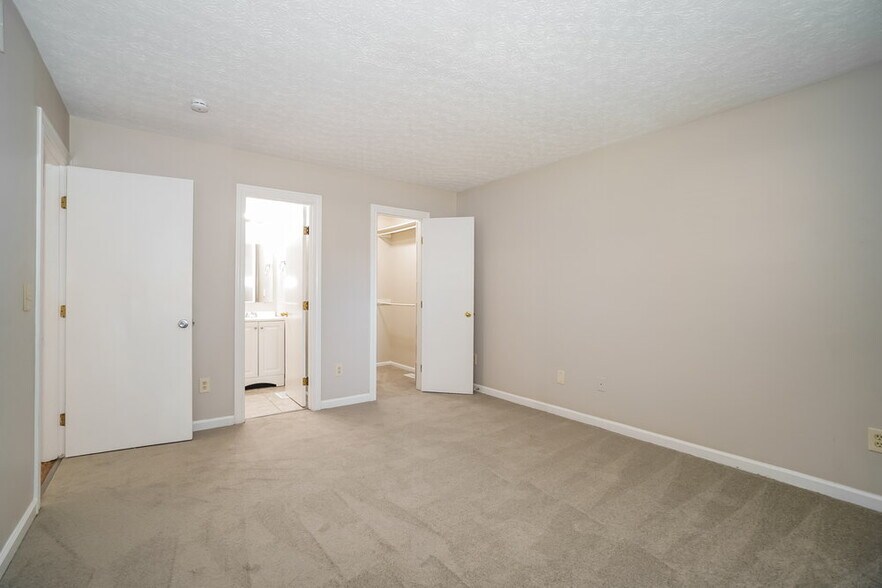 Building Photo - 3428 Oak Bend Blvd