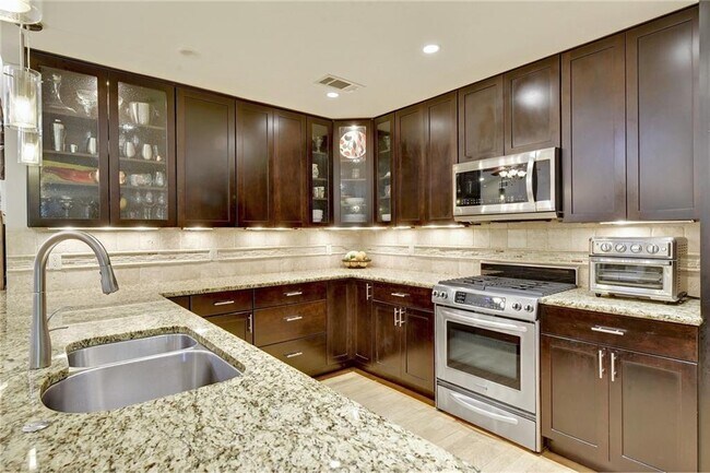 Building Photo - 510 Bulian Ln