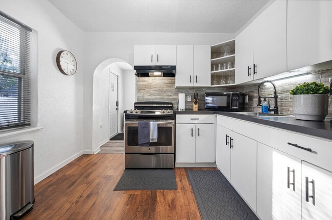 Building Photo - 11 NW 68th Terrace