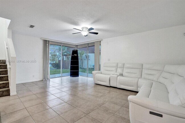 Building Photo - 1233 Hampton Blvd