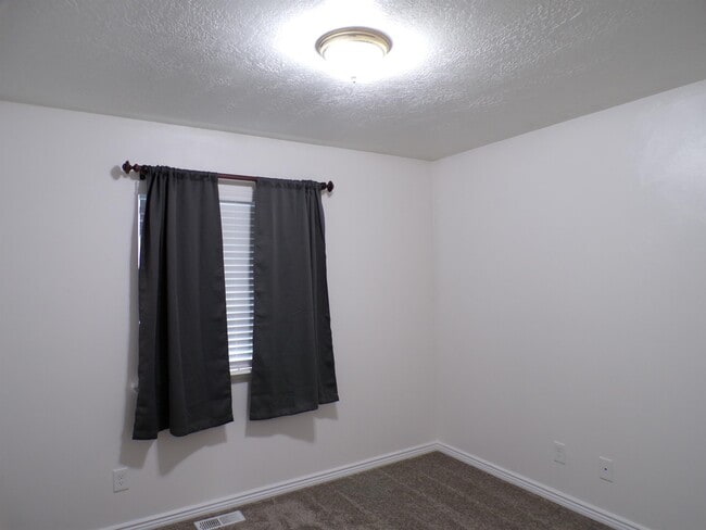 Building Photo - 1464 S Silver Maple Ct