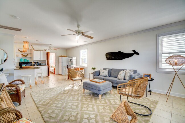 Building Photo - Off Season Coastal Cottage September 2026 through Mid February 2027- Fully Furnished- 3 Month Min...