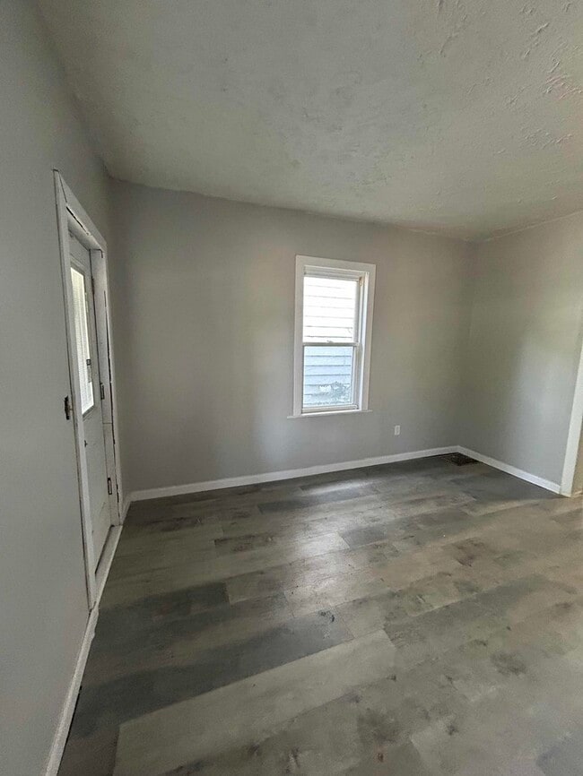 Building Photo - SPECIAL OFFER !! Cozy 2-Bedroom Home in Cleveland / Pet-Friendly / Vouchers Accepted / Available ...