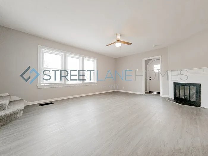 Building Photo - 205 9th Ave