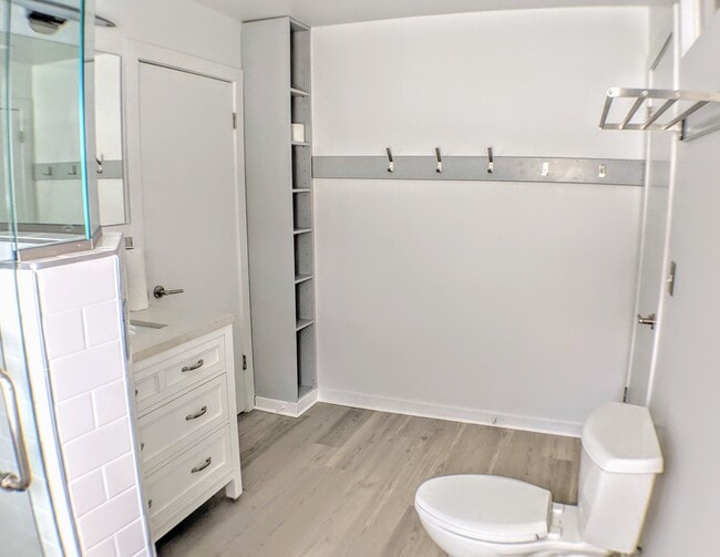 Building Photo - 743 Burke Ave NE