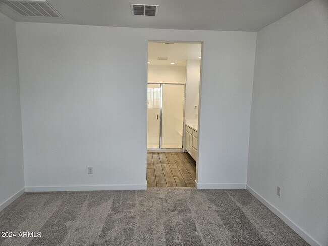 Building Photo - 4150 E Sagebrush St