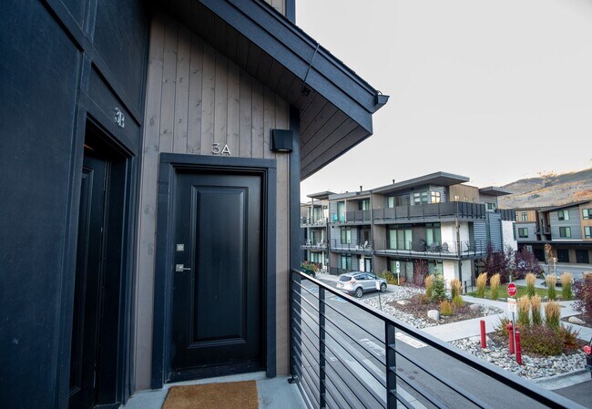 Building Photo - 930 Blue River Pkwy