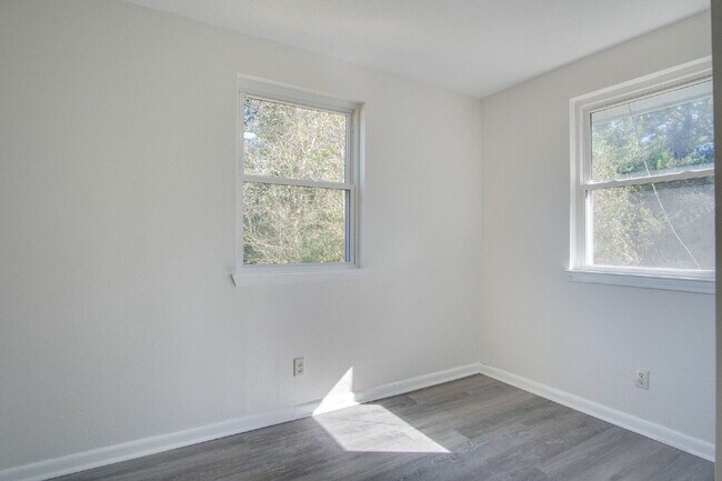 Building Photo - Stunning 4BR/2BA Pensacola Home with Private Pool, Modern Kitchen, Luxury Vinyl Flooring, Fully F...