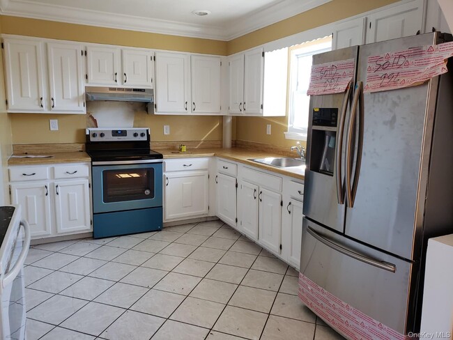 Building Photo - 38 Sage St