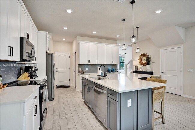 Building Photo - 8193 Cinch Way