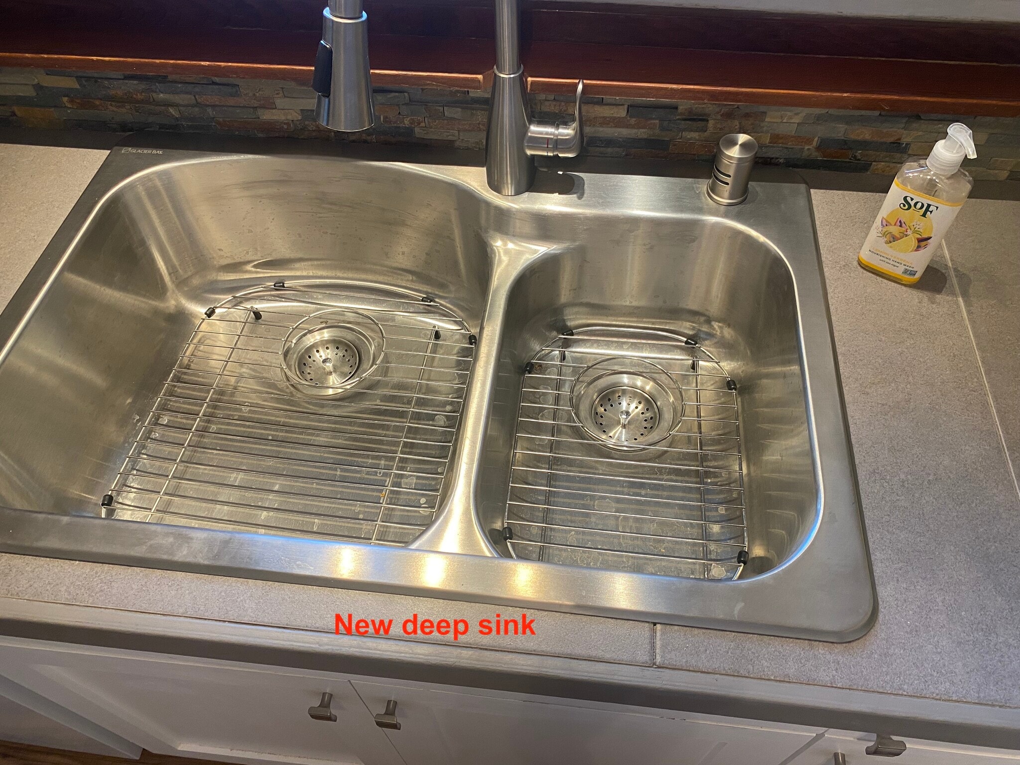 Building Photo - 648 Woodlawn Ave