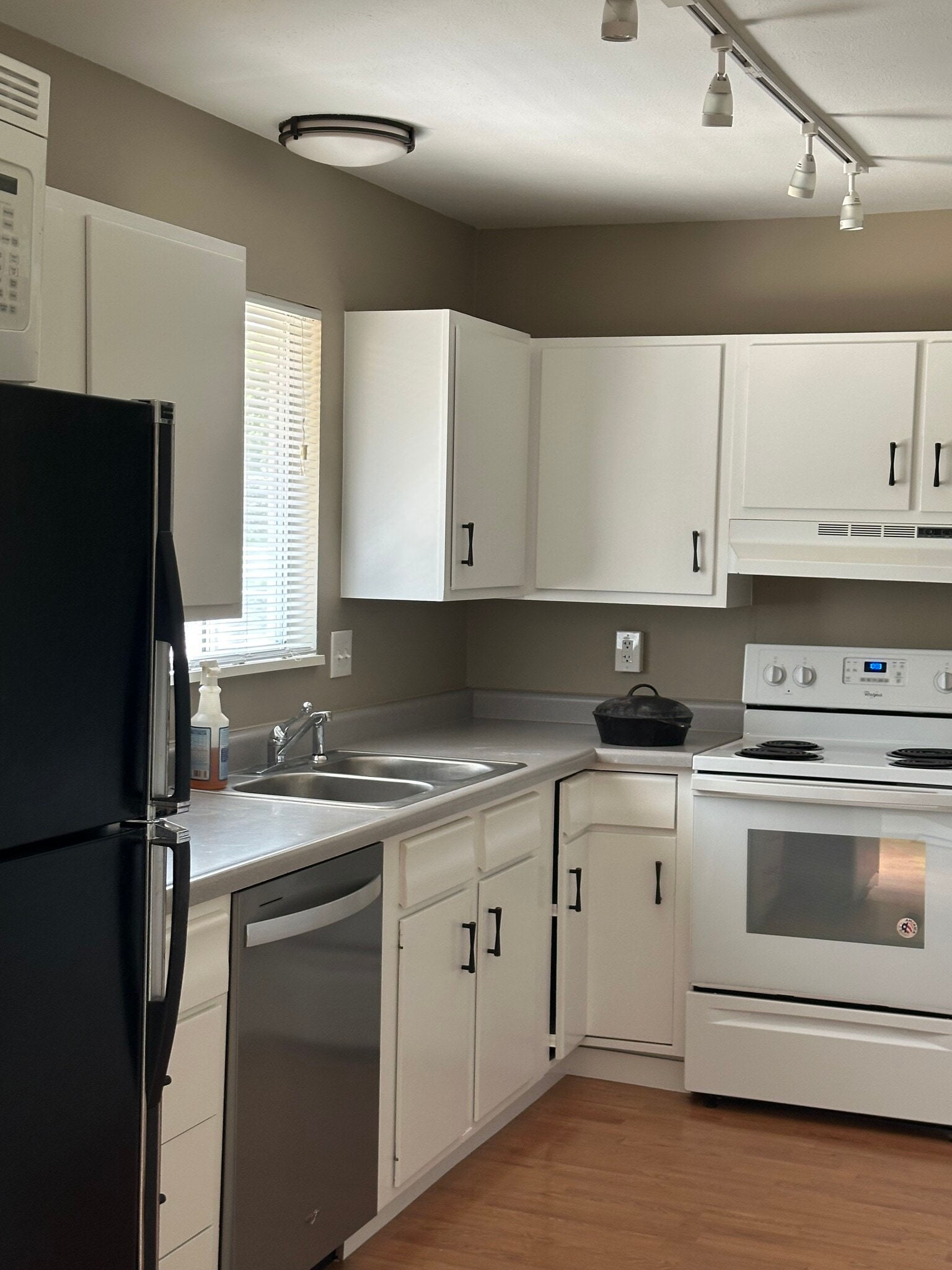 Building Photo - 1207 Scrub Oak Cir