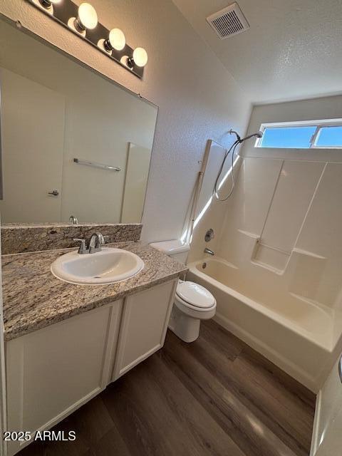 Building Photo - 1241 S Wagon Wheel Dr