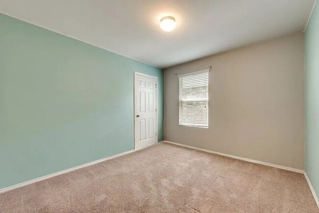 Building Photo - 1601 Megan Creek Dr