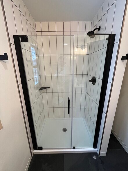 Building Photo - 802 Heivly St