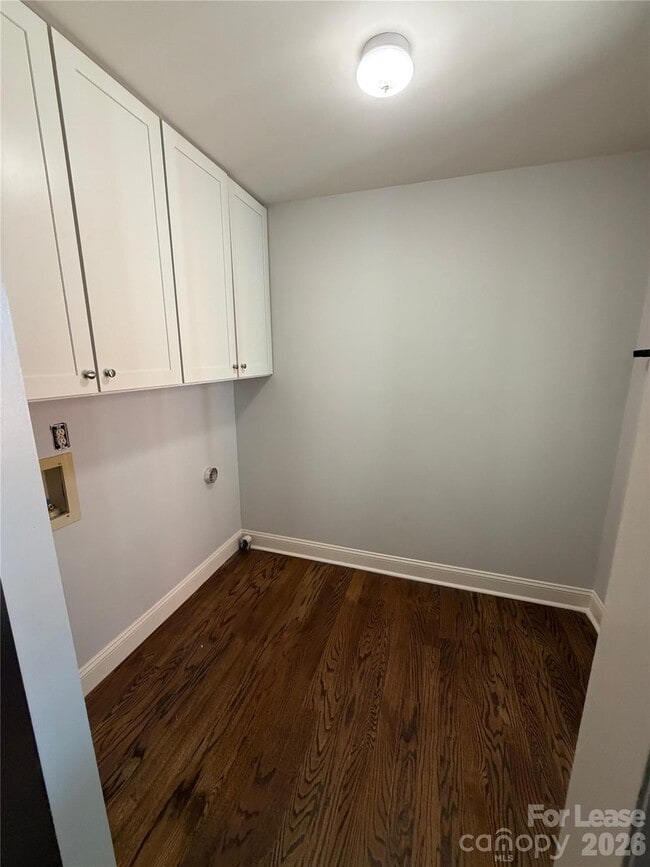 Building Photo - 6648 Bunker Hill Cir
