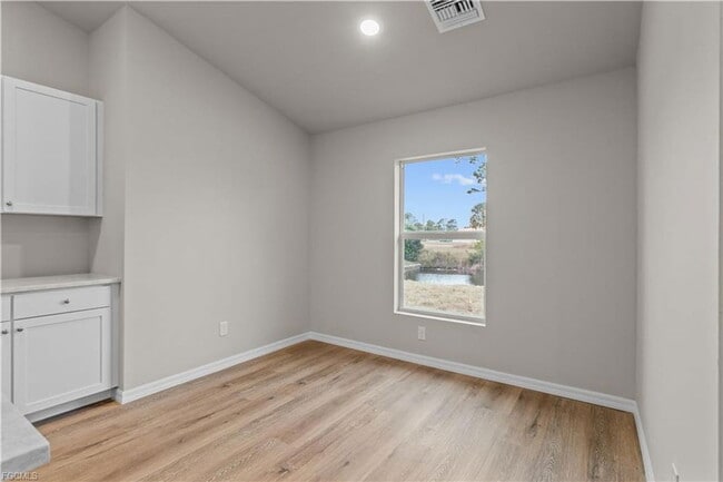 Building Photo - 3132 NE 13th Pl