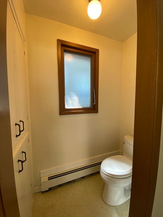 Building Photo - Stunning 3 bed, 2 bath home in historic Ro...