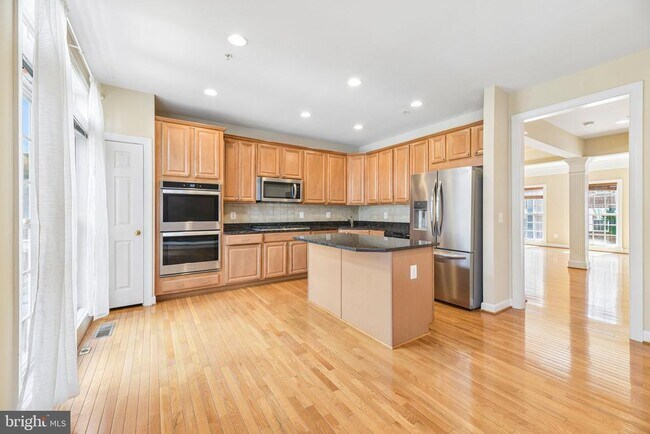 Building Photo - 7979 Vigne Ct