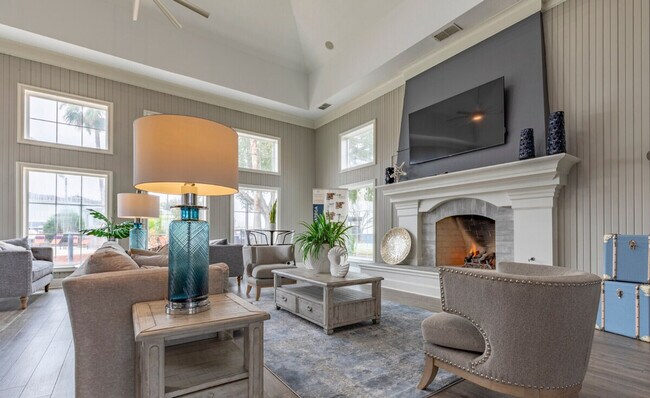 Building Photo - 6225 Saratoga Blvd