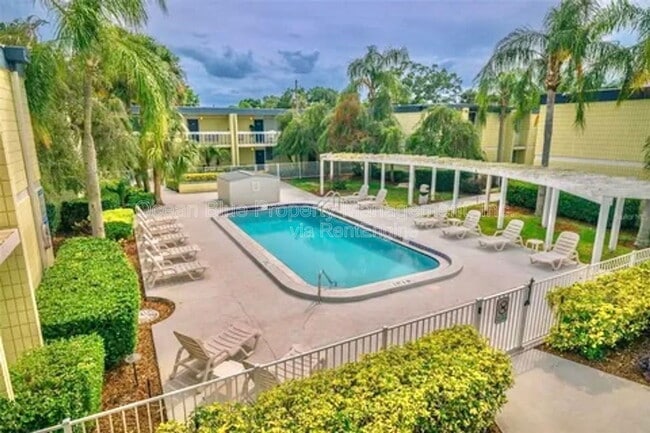 Building Photo - 1301 S Howard Ave