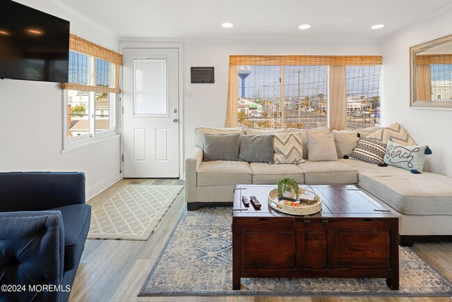 Building Photo - 13302 Long Beach Blvd