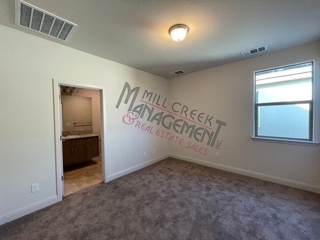 Building Photo - New home in the Beautiful Southern Highlan...