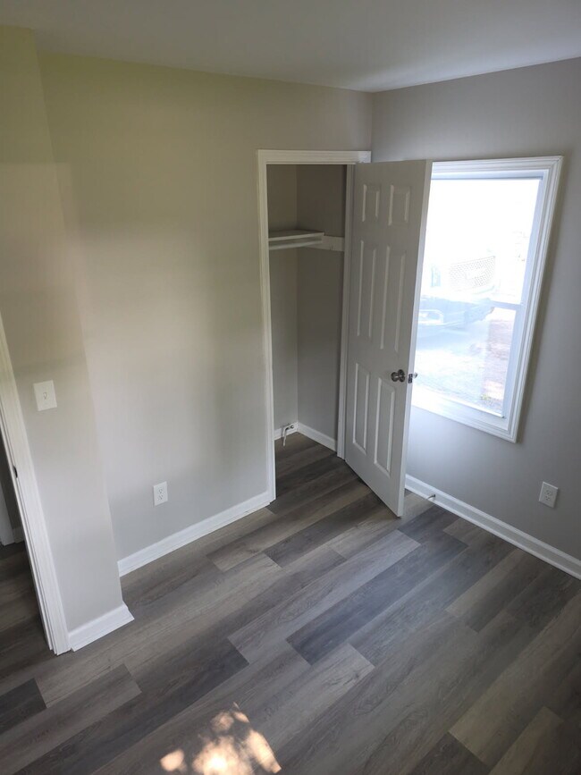 Building Photo - 5510 Halstead Ave